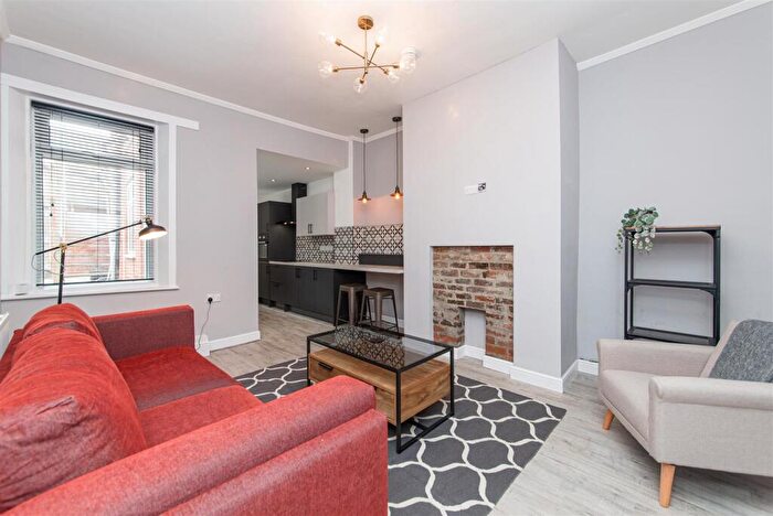 2 Bedroom Flat To Rent In Warwick Street, Heaton, Newcastle Upon Tyne, NE6