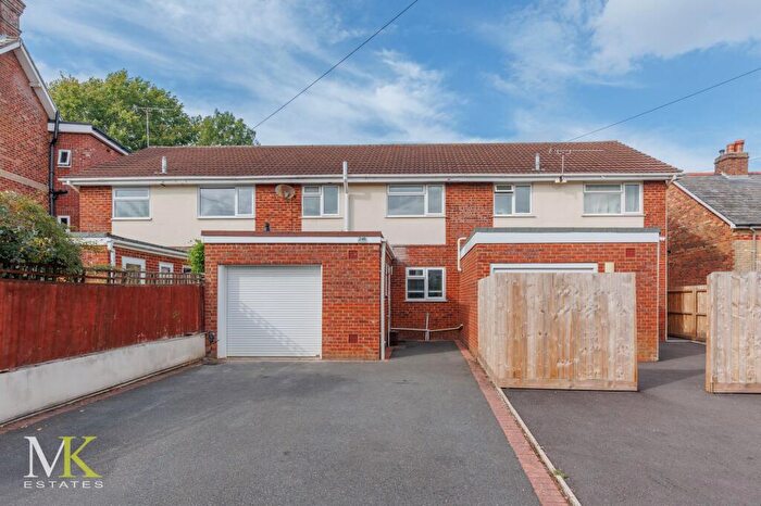 3 Bedroom Terraced House For Sale In Dunford Road, Poole, BH12