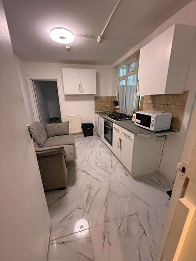 1 Bedroom Maisonette To Rent In Millais Road, Leytonstone, E11
