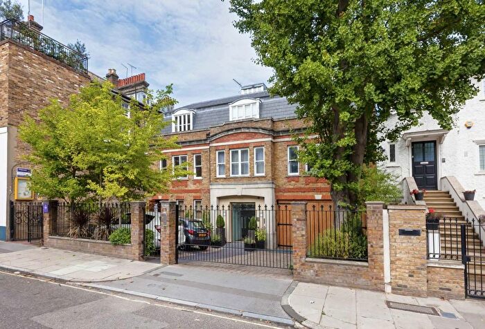 2 Bedroom Flat To Rent In Hill Road, London, NW8