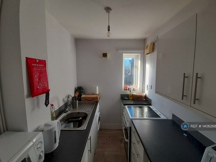 2 Bedroom Flat To Rent In Baden Road, Brighton, BN2