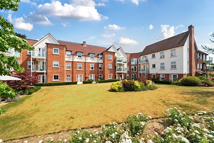 1 Bedroom Flat For Sale In Manor Park Road, Chislehurst, Kent, BR7