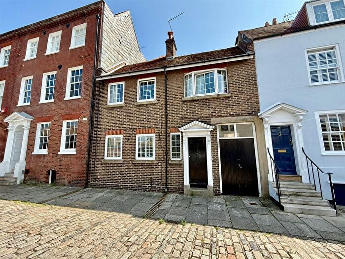 3 Bedroom Terraced House To Rent In St. Thomas's Street, Old Portsmouth, PO1