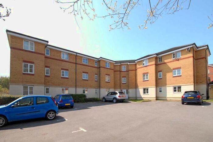 1 Bedroom Flat To Rent In Martingale Chase, Newbury, RG14