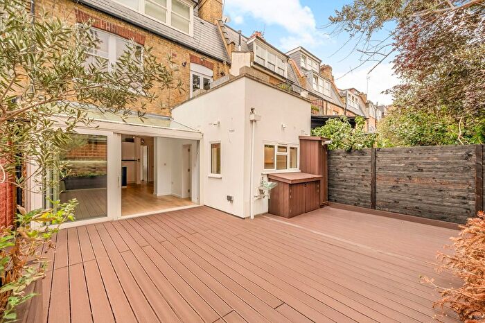 4 Bedroom Flat For Sale In Howitt Road, Belsize Park, NW3