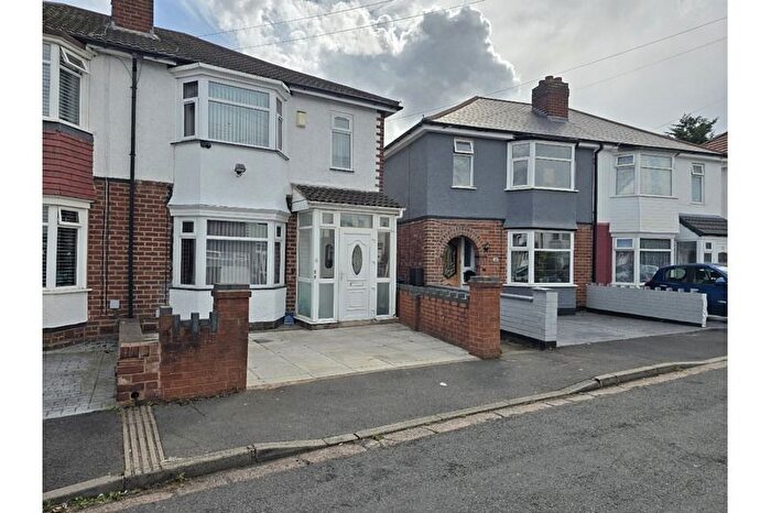 3 Bedroom Semi-Detached House To Rent In Atlas Grove, West Bromwich, B70