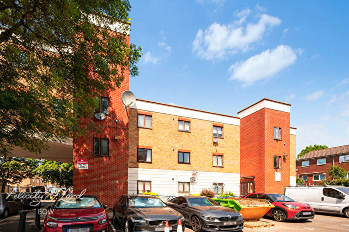 1 Bedroom Apartment For Sale In Hewison Street, London, E3