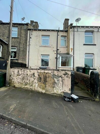 1 Bedroom Terraced House To Rent In Huddersfield Road, Bradford, BD12