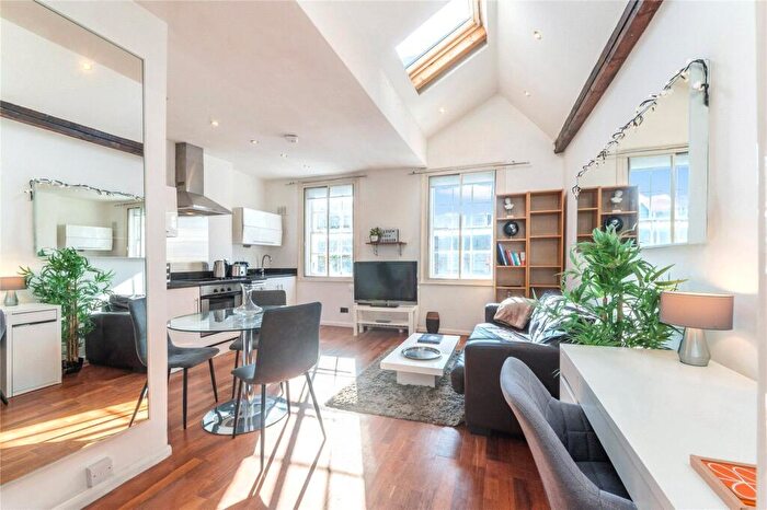 1 Bedroom Flat To Rent In Canonbury Road, Islington, N1