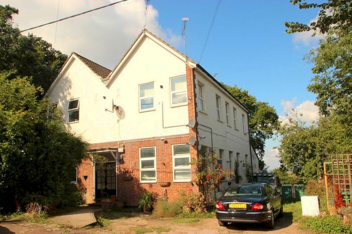 2 Bedroom Flat To Rent In Catherine Road, Benfleet, Essex SS7