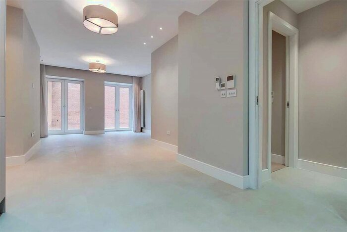 3 Bedroom Flat To Rent In Fitzjohns Avenue, Hampstead, NW3