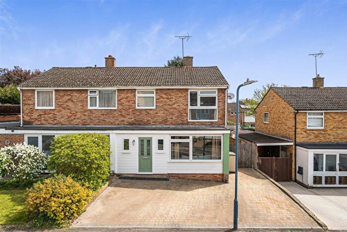 3 Bedroom Semi Detached House For Sale In Barned Court, Maidstone, ME16