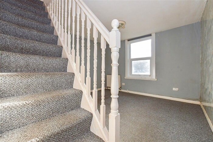 2 Bedroom Maisonette For Sale In Percival Terrace, Dover, Kent, CT17
