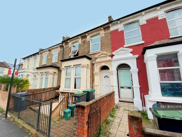 2 Bedroom Flat To Rent In Alroy Road, London, N4