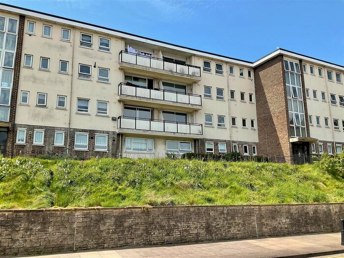 2 Bedroom Flat To Rent In Lancaster Road, Dover, CT17