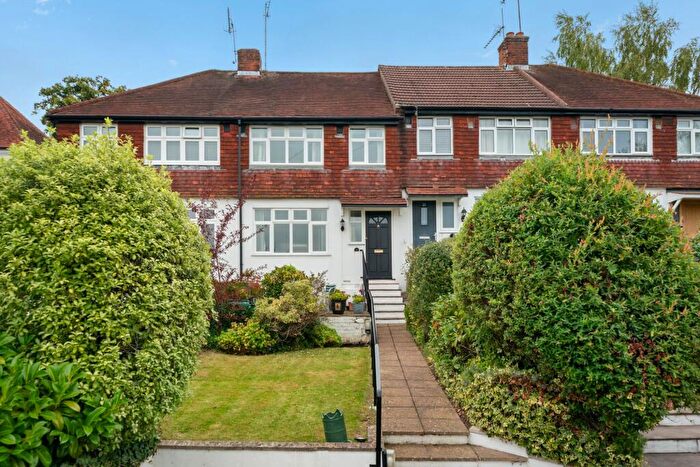 3 Bedroom Terraced House For Sale In Leigh Road, Cobham, KT11