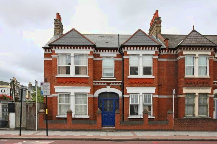 1 Bedroom Flat To Rent In Tooting Bec Road, Tooting Bec, London, SW17