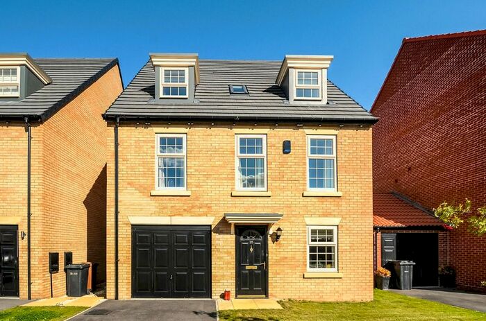 4 Bedroom Detached House To Rent In Renison Avenue, Leeds, LS15