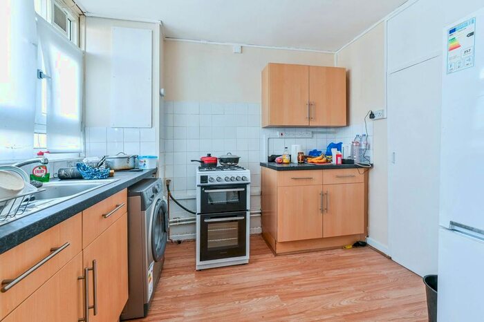 2 Bedroom Flat To Rent In Kettleby House, Brixton, London, SW9