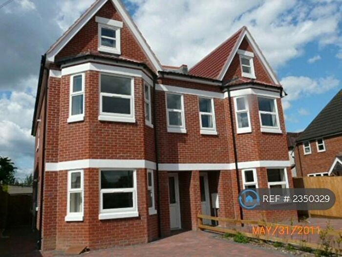 4 Bedroom Maisonette To Rent In Landguard Road, Southampton, SO15