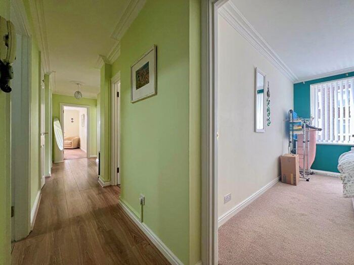 3 Bedroom Flat For Sale In Eastern Parade, Southsea, PO4