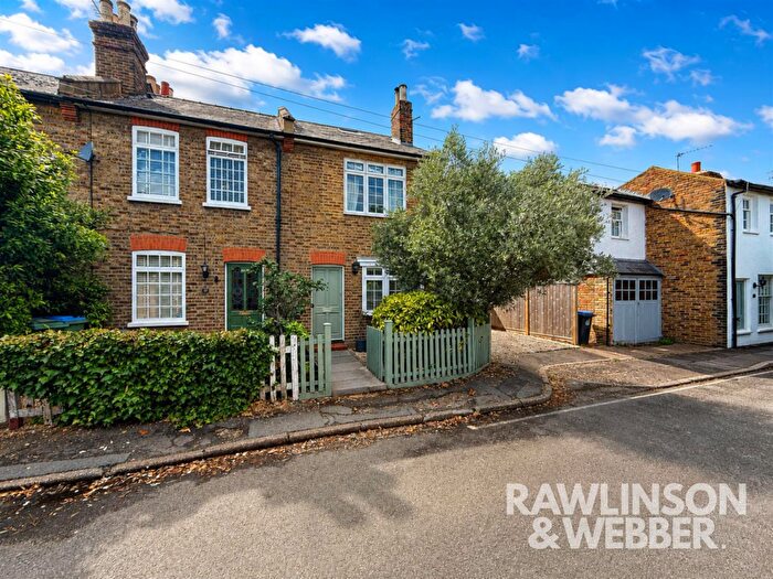 3 Bedroom End Of Terrace House For Sale In Spring Gardens, West Molesey, KT8