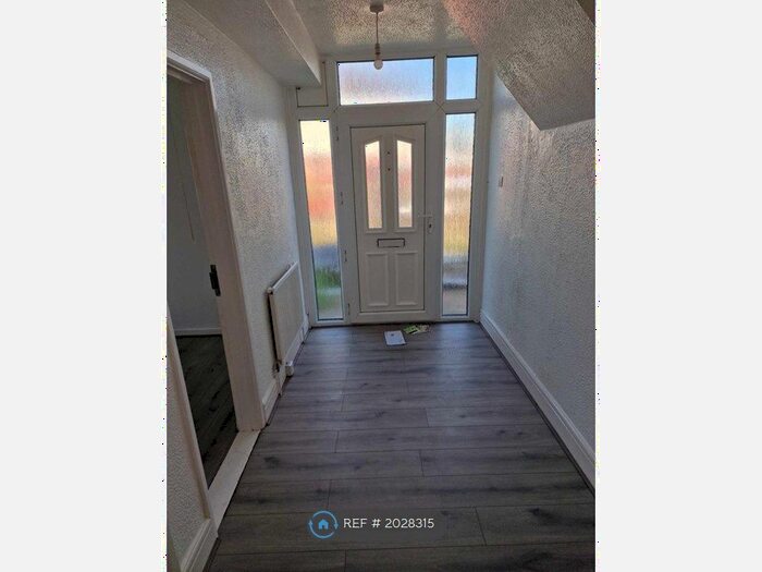 2 Bedroom Detached House To Rent In Grange Crescent, Gosport, PO12