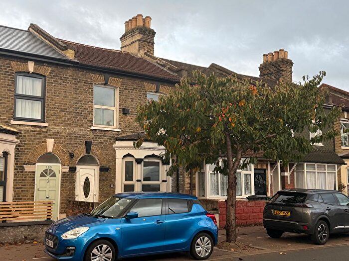 5 Bedroom Flat To Rent In Crownfield Road, London, E15