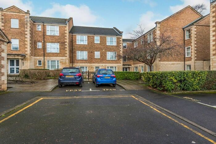1 Bedroom Flat To Rent In Walnut Mews, Sutton, Surrey, SM2