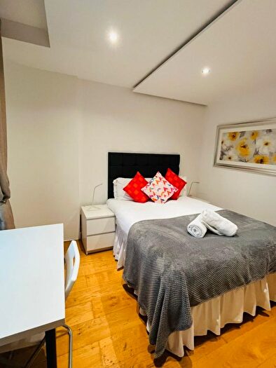 3 Bedroom Flat To Rent In Great Cumberland Place, London, W1H