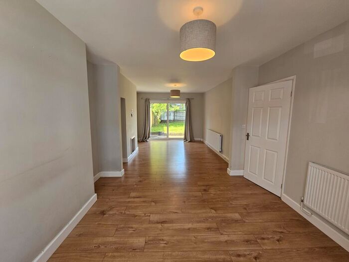 3 Bedroom House To Rent In Fallowfield, Luton, LU3