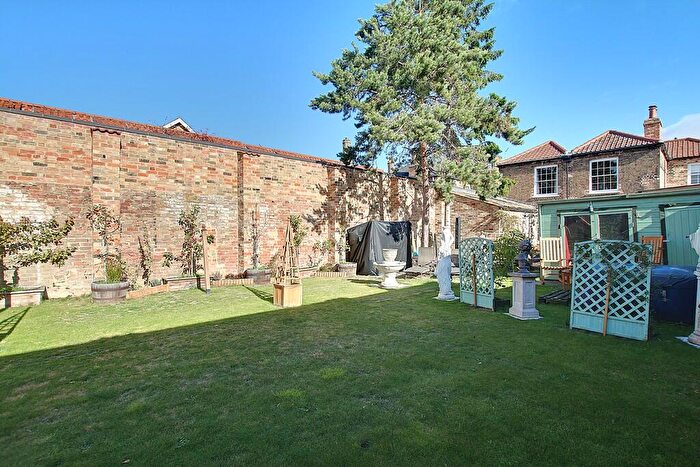 4 Bedroom Link Detached House For Sale In East Park Street, Chatteris, PE16