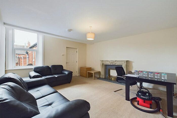 6 Bedroom Flat To Rent In Hazelwood Avenue, Jesmond, Newcastle Upon Tyne, NE2