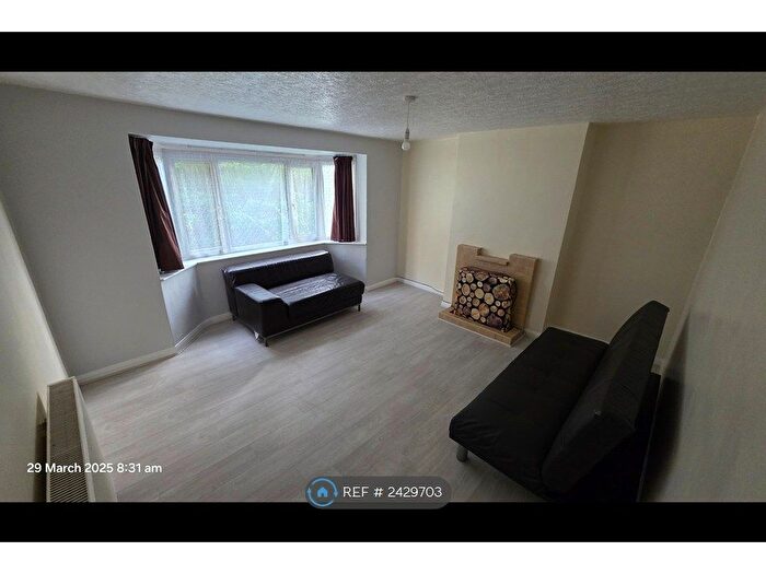2 Bedroom Flat To Rent In Malcolm Crescent, London, NW4