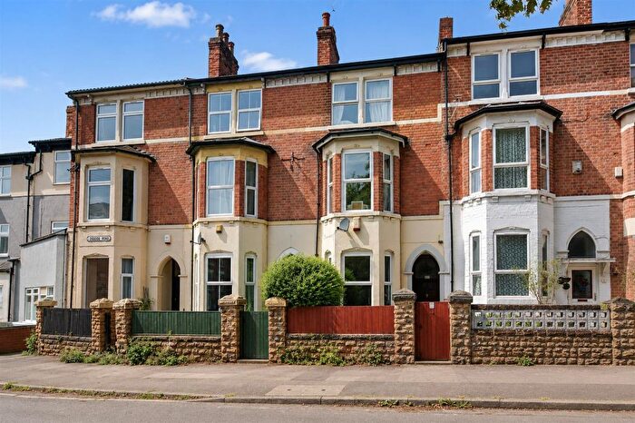4 Bedroom Terraced House For Sale In Loscoe Road, Nottingham, NG5