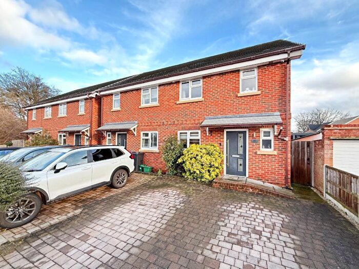 3 Bedroom Semi Detached House For Sale In River Road, Yateley, GU46