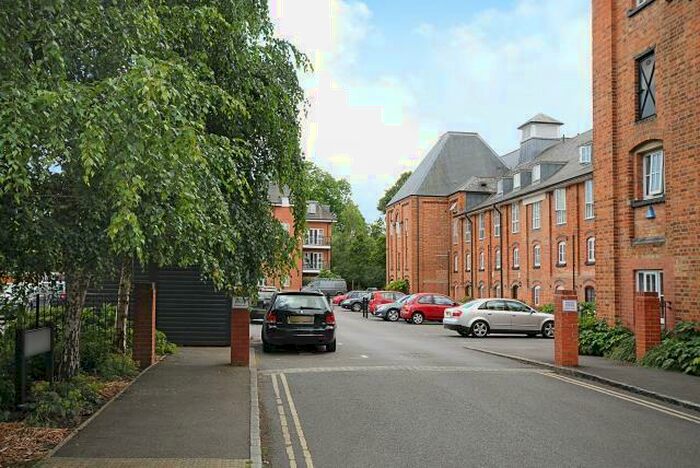 2 Bedroom Apartment To Rent In George Morland House, Abingdon, OX14