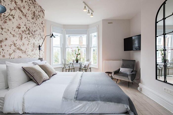 1 Bedroom Flat To Rent In Hammersmith, London, W6