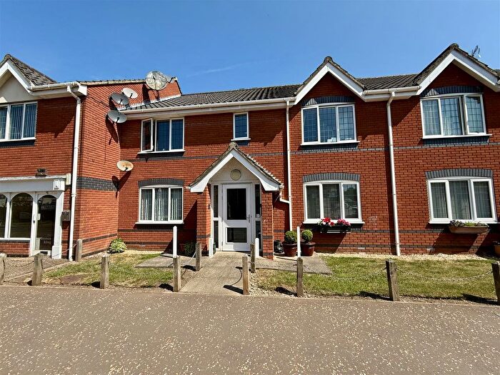 1 Bedroom Flat For Sale In High Street, Stalham, NR12