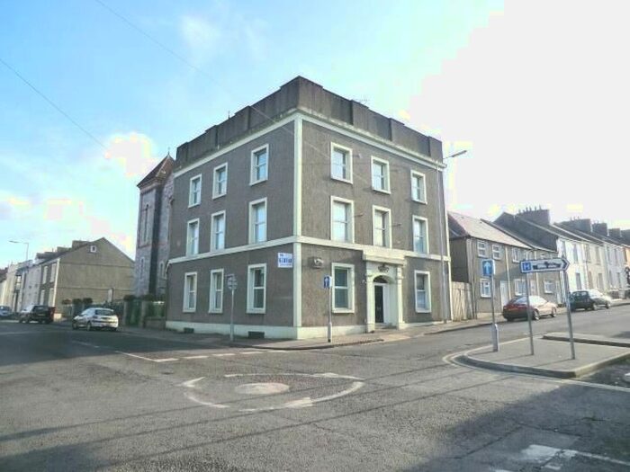 1 Bedroom Flat To Rent In Laws Street, Pembroke Dock, SA72