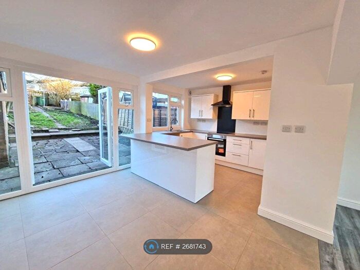 3 Bedroom Terraced House To Rent In Exe Croft, Birmingham, B31