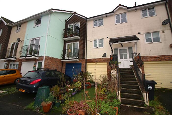 2 Bedroom Flat To Rent In Biscombe Gardens, Saltash, PL12