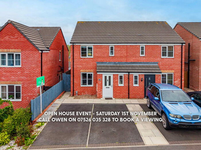 3 Bedroom Semi-Detached House For Sale In Lundhill Crescent, Wombwell, S73