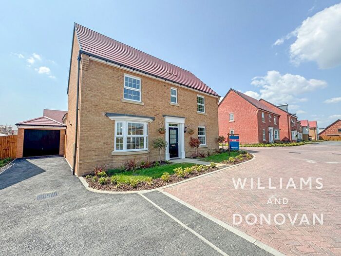 4 Bedroom Detached House For Sale In High Elms Park, Hullbridge, SS5