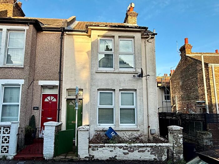 2 Bedroom End Terrace House For Sale In Speke Road, Broadstairs, Kent, CT10