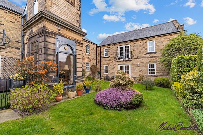 2 Bedroom Flat For Sale In Village Street, Norwood Green, Halifax, HX3