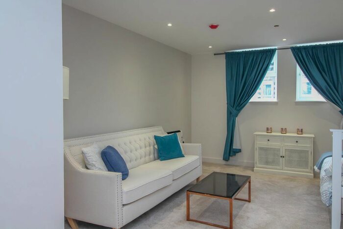 Studio To Rent In Connaught Road, Roath, Cardiff, CF24