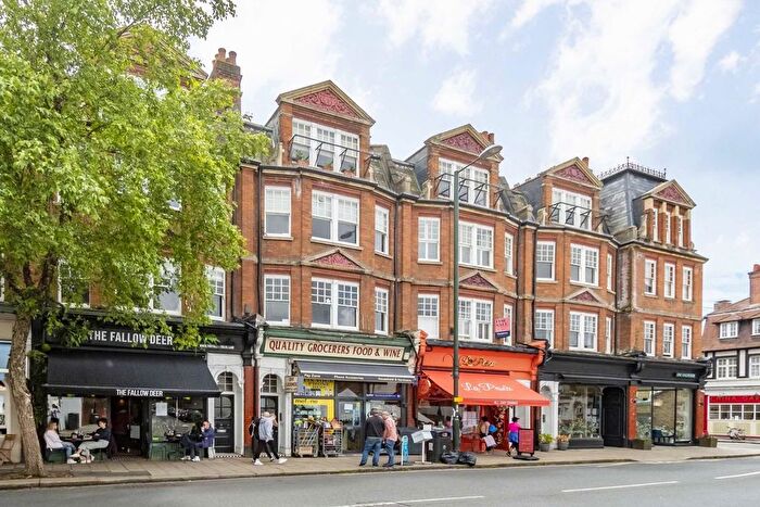 2 Bedroom Flat To Rent In High Street, Teddington, TW11