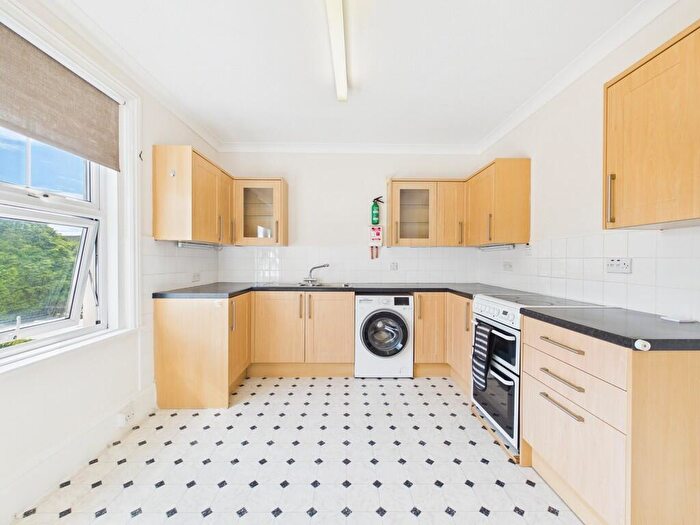 2 Bedroom Apartment To Rent In Church Walk, Worthing, BN11
