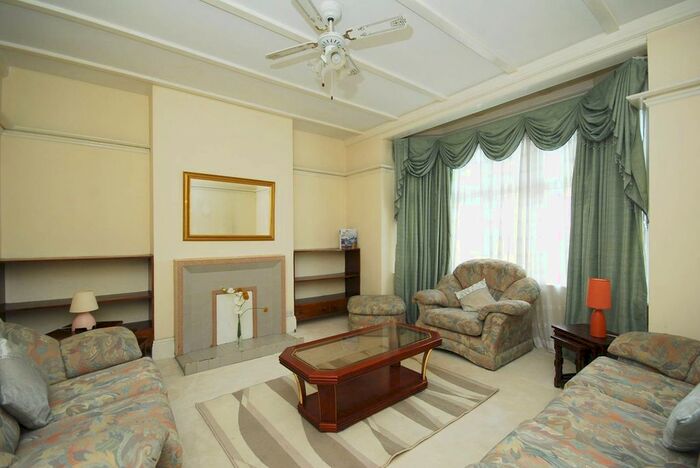 4 Bedroom Semi-Detached House To Rent In Cricklade Avenue, Streatham Hill, London, SW2